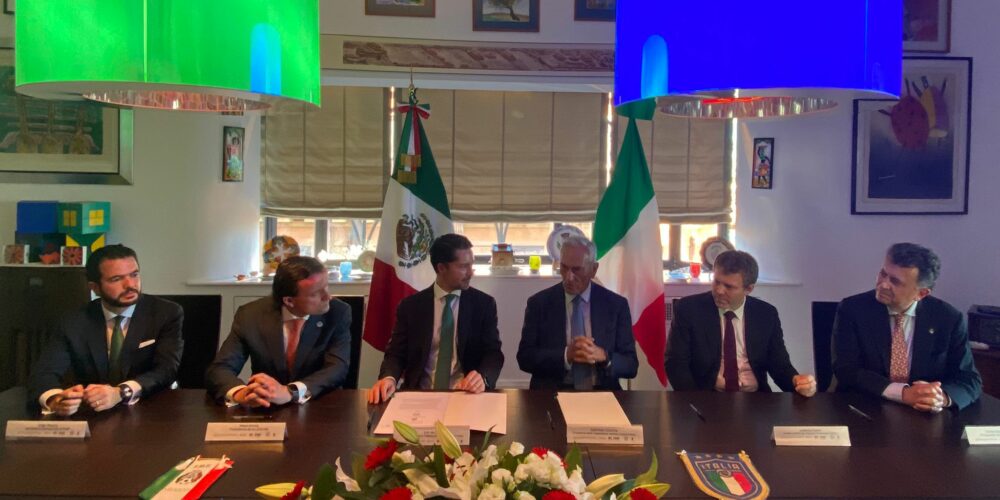 Firman México e Italia acuerdo futbolístico ‘histórico’
