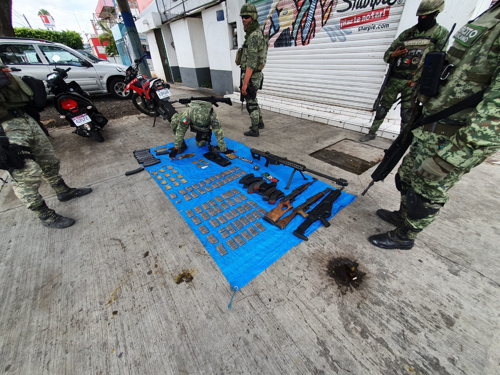 Militares detienen a 3 sujetos con arsenal y cartuchos en La Palma