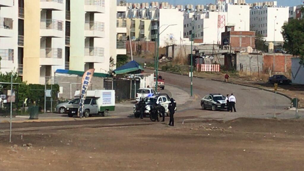 Por amenaza de bomba en tienda, se moviliza policía