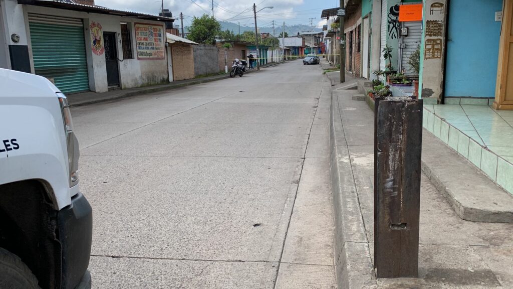 A balazos ejecutan a dos hombres en Uruapan