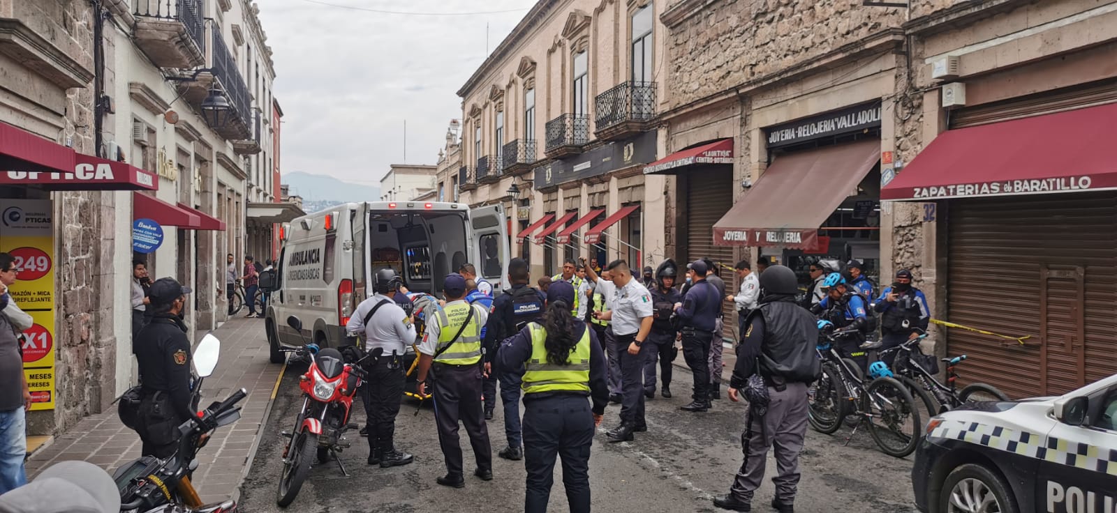 Dos asaltos casi simultáneos en el centro de Morelia, hay un un herido