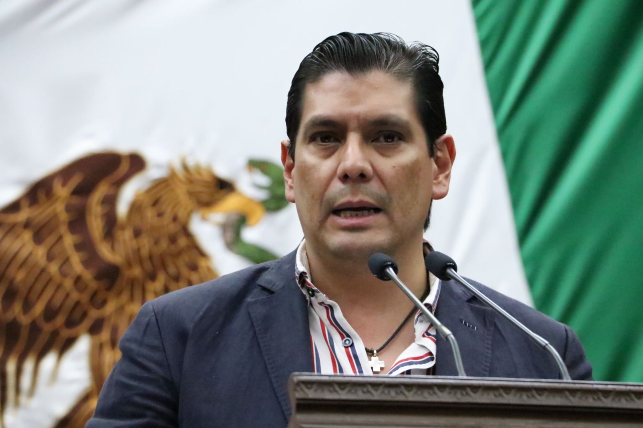 Ernesto Núñez sancionar a médicos