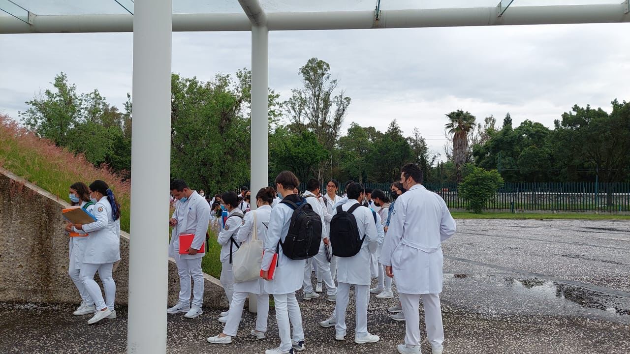 Estudiantes de Medicina exigen plazas seguras para servicio social