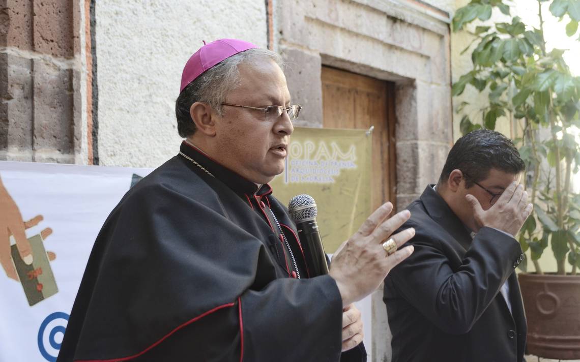 Acusa obispo de Morelia a comunidad LGBT+; exigen rectifique discurso