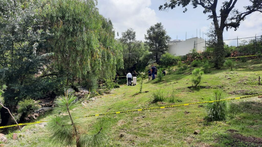 Localizan cadáver de mujer en río de Morelia