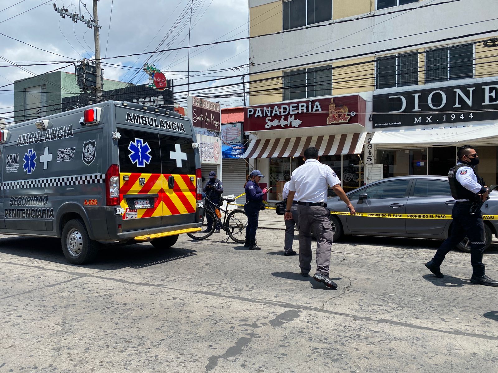 Localizan muerto dentro de un carro en avenida Lázaro Cárdenas en Morelia