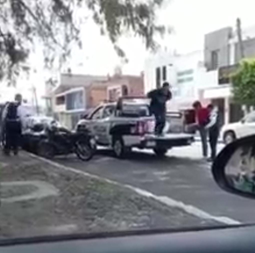 Otra de la Policía de Morelia; se les escapa detenido