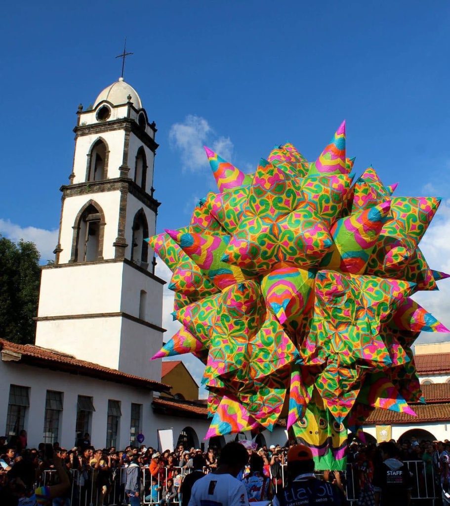 Paracho el encantador y musical Pueblo Mágico