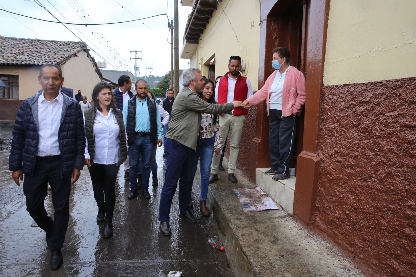 Recorre Bedolla zonas afectadas por lluvias en Villamar