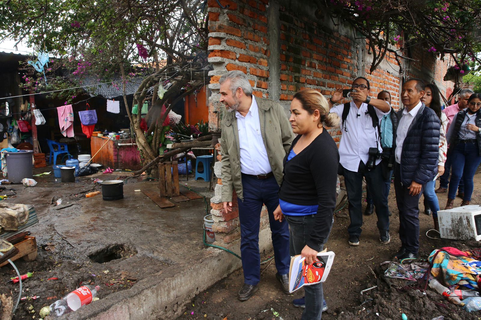 Recorre Bedolla zonas afectadas por lluvias en Villamar