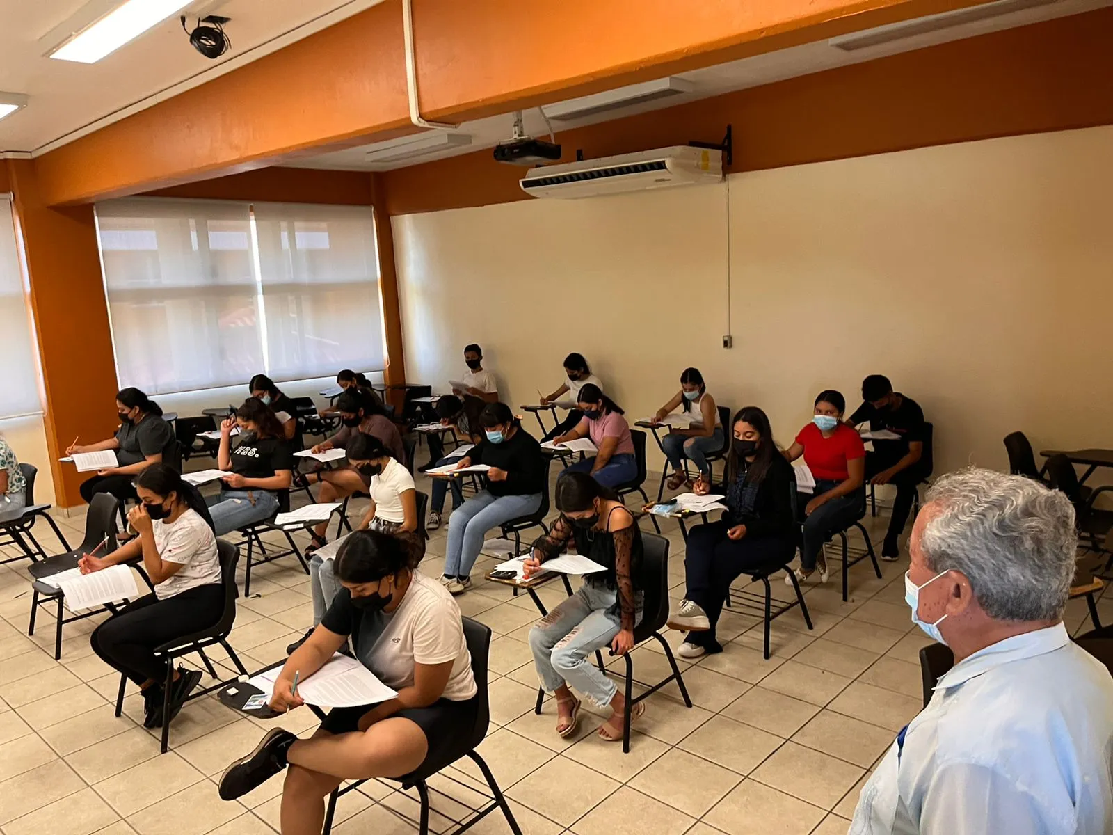 Sin incidentes aplicación del examen Ceneval para ingreso a Normales