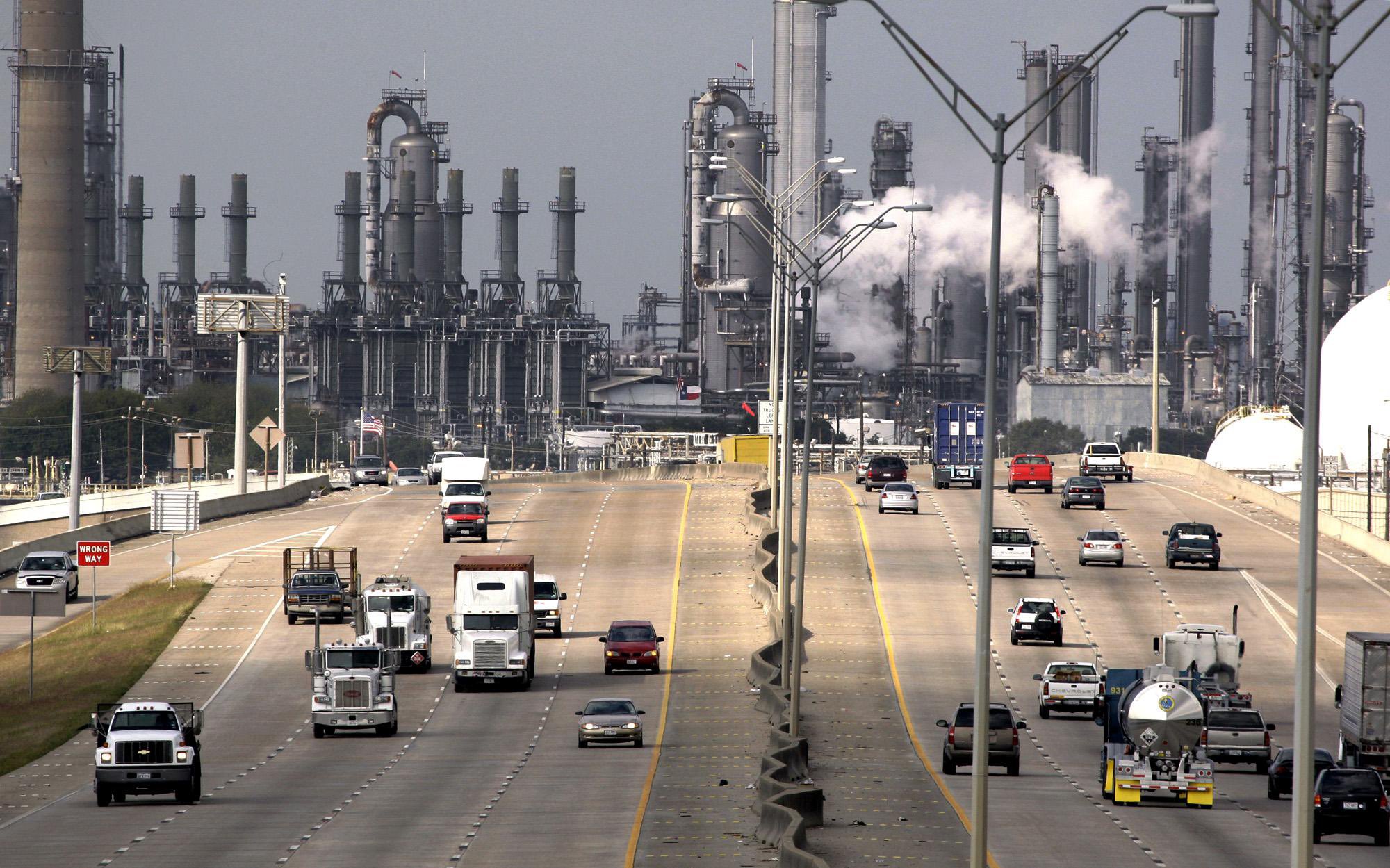 Ya se pagó por refinería Deer Park AMLO