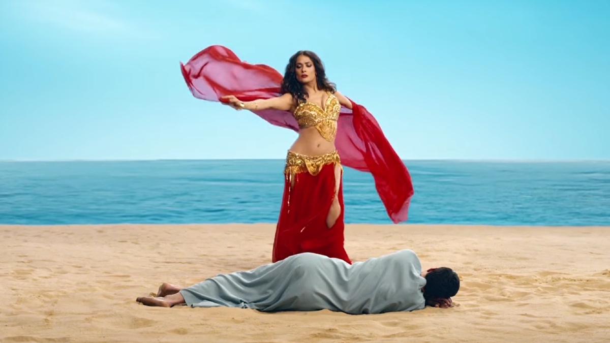 VIDEO: Salma Hayek, una diosa bailando al estilo árabe