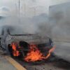 Por aparente falla mecánica, se incendia vehículo en La Aldea