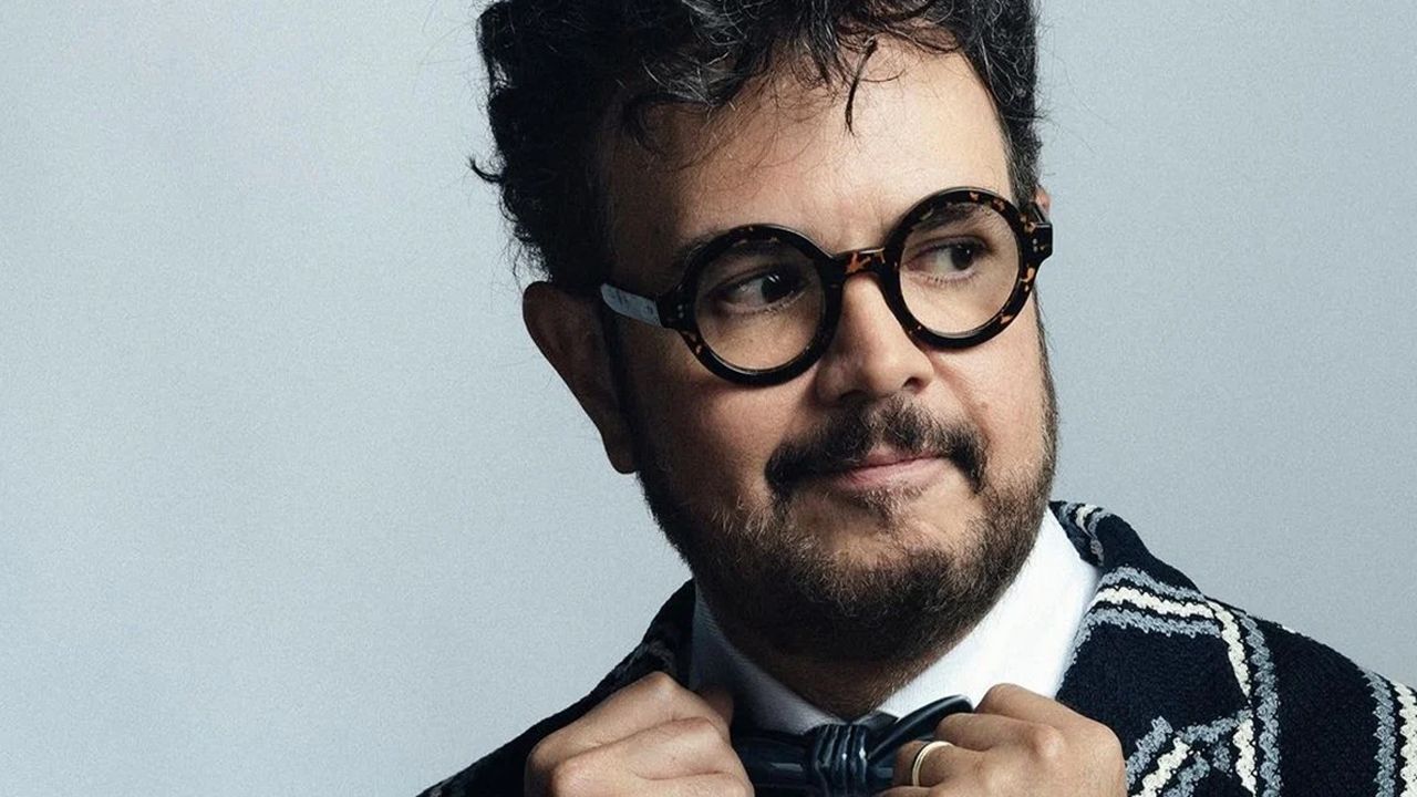 Presume Aleks Syntek doctorado Honoris Causa