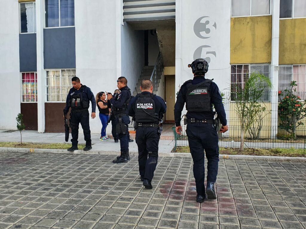 Balean fachada de departamento en fraccionamiento Acanto I en Zamora