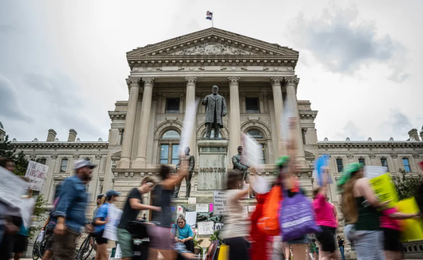 Lamenta Casa Blanca decisión de Indiana de restringir aborto