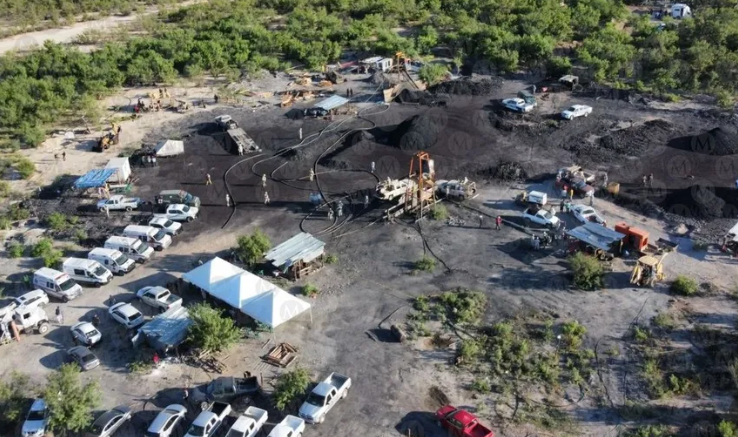 Permanecen atrapados 10 mineros a más de 48 hrs del derrumbe en mina