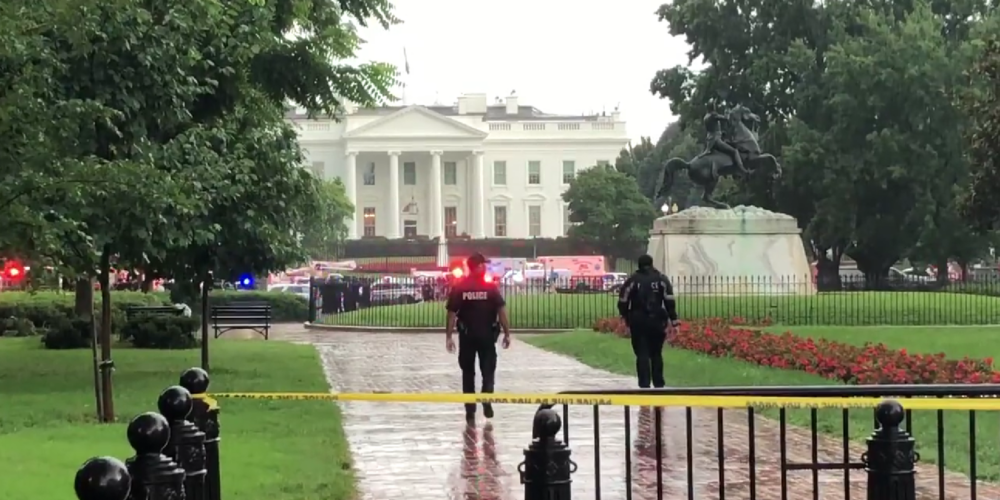 Mueren dos de los cuatro impactados por rayo frente a la Casa Blanca