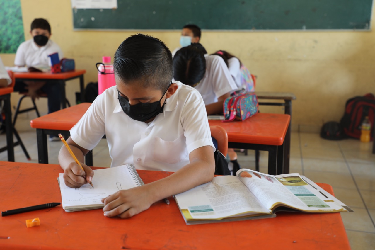 En Michoacán, regresan a las aulas más de un millón 200 mil estudiantes este lunes SEE