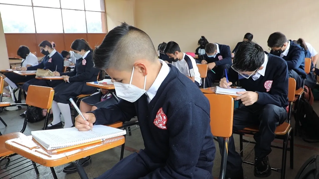 En Michoacán, regresan a las aulas más de un millón 200 mil estudiantes este lunes SEE