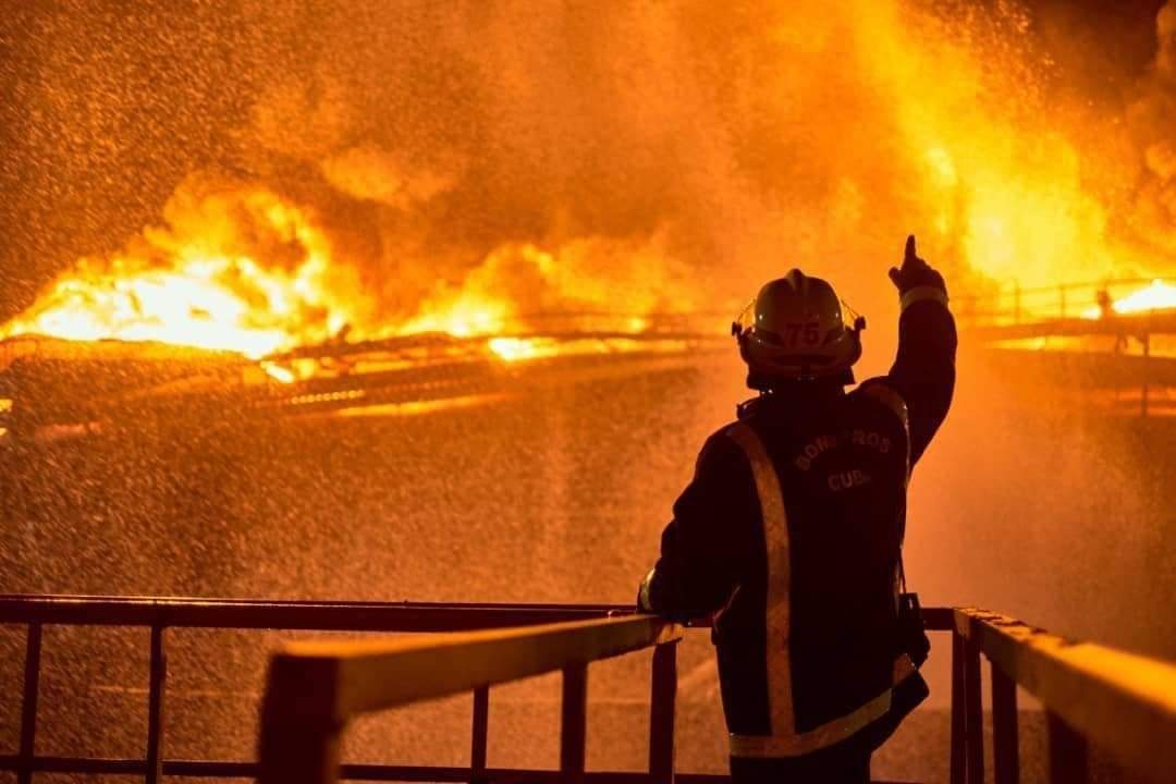 Cuba realiza funeral por víctimas en incendio de Matanzas