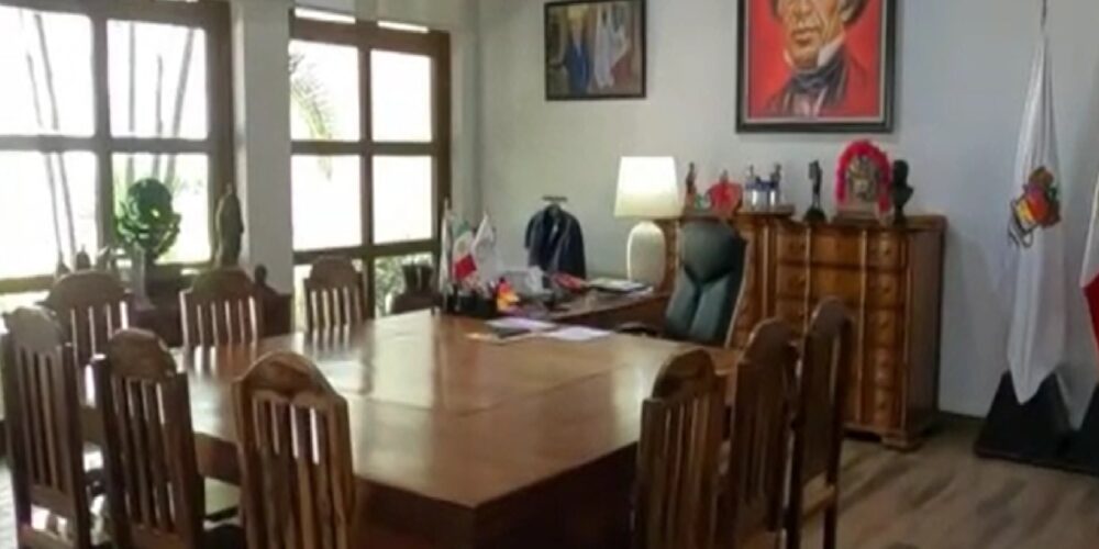 obierno del Estado adquiere mueble elaborado por internos de Zitácuaro