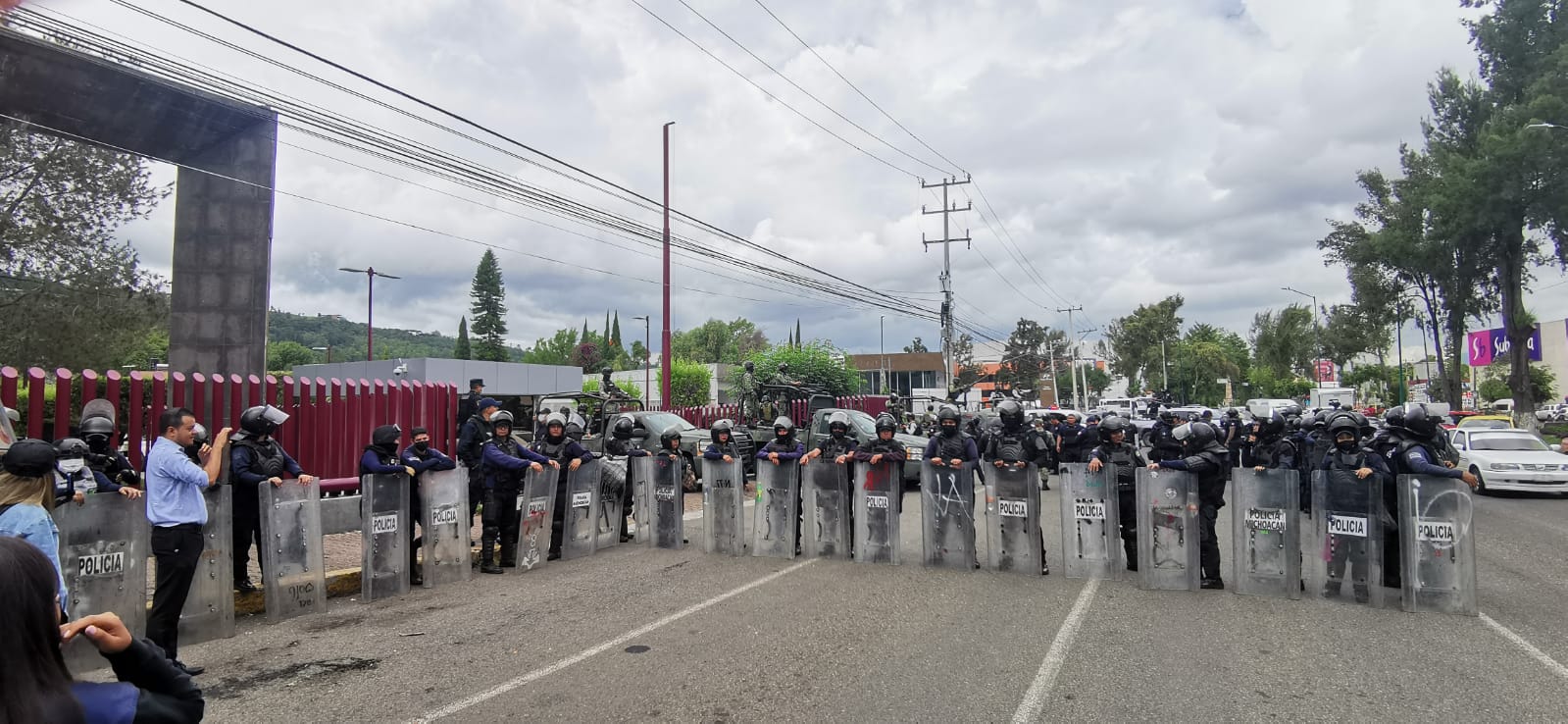 Ingresan los 164 detenidos en Tiamba al Cereso David Franco Rodríguez en Charo