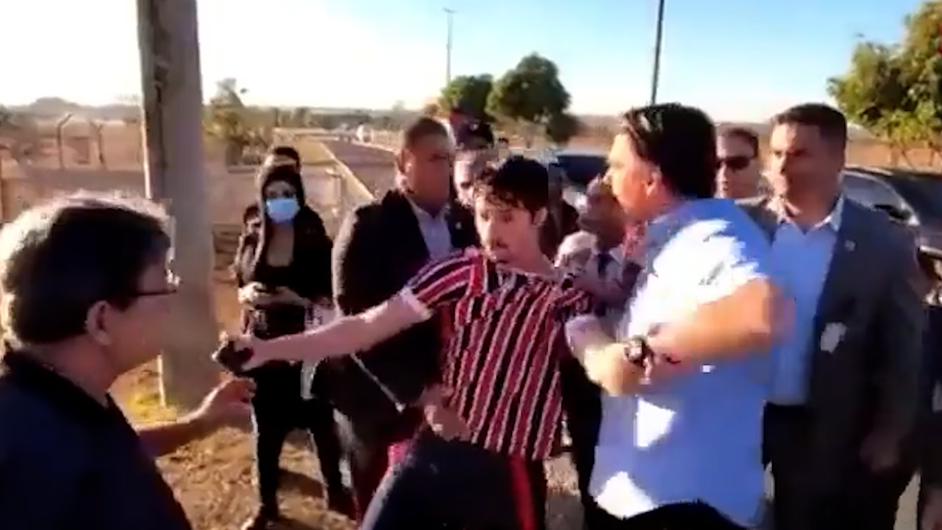 Bolsonaro vs youtuber en plena campaña; video se hace viral