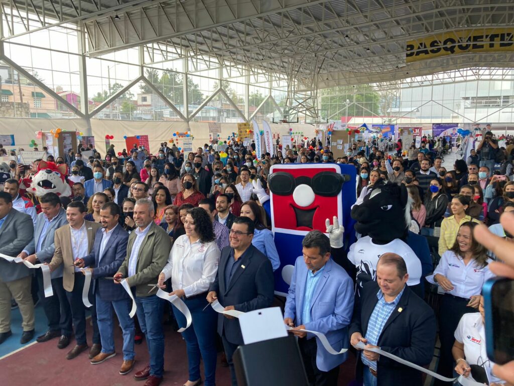 Michoacán en camino de formalizar a 120 mil trabajadores de aguacate