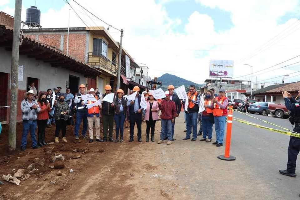 Mueren dos obreros sepultados por alud de tierra