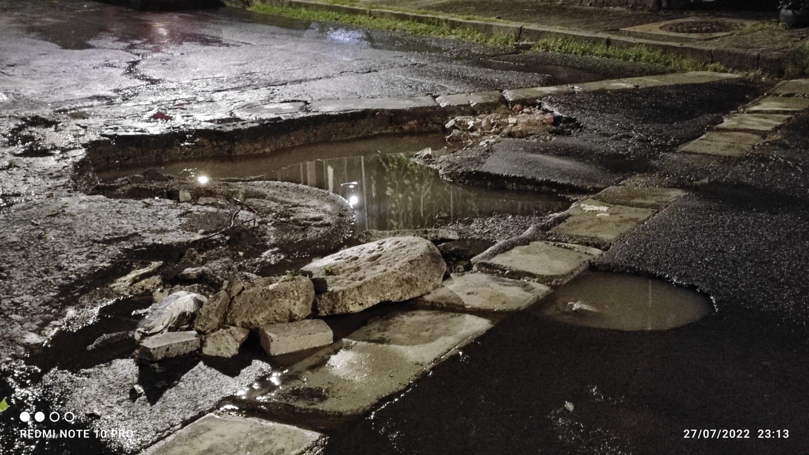 Niega Ayuntamiento restaurar calle con concreto hidráulico, por alto costo2