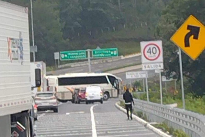 Sedena bloqueos autopista Siglo XXI