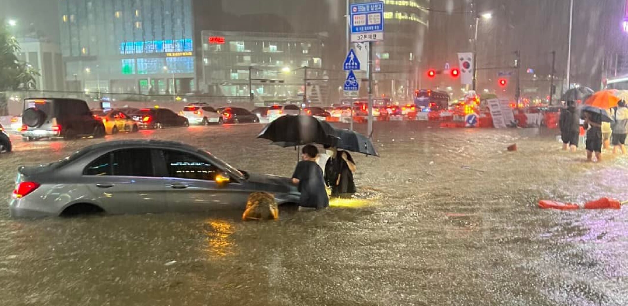 Suman al menos 8 muertos en Corea del Sur por afectaciones tras lluvias