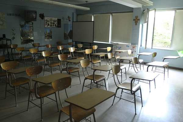 Suspenden a docente por pedir a sus estudiantes semen