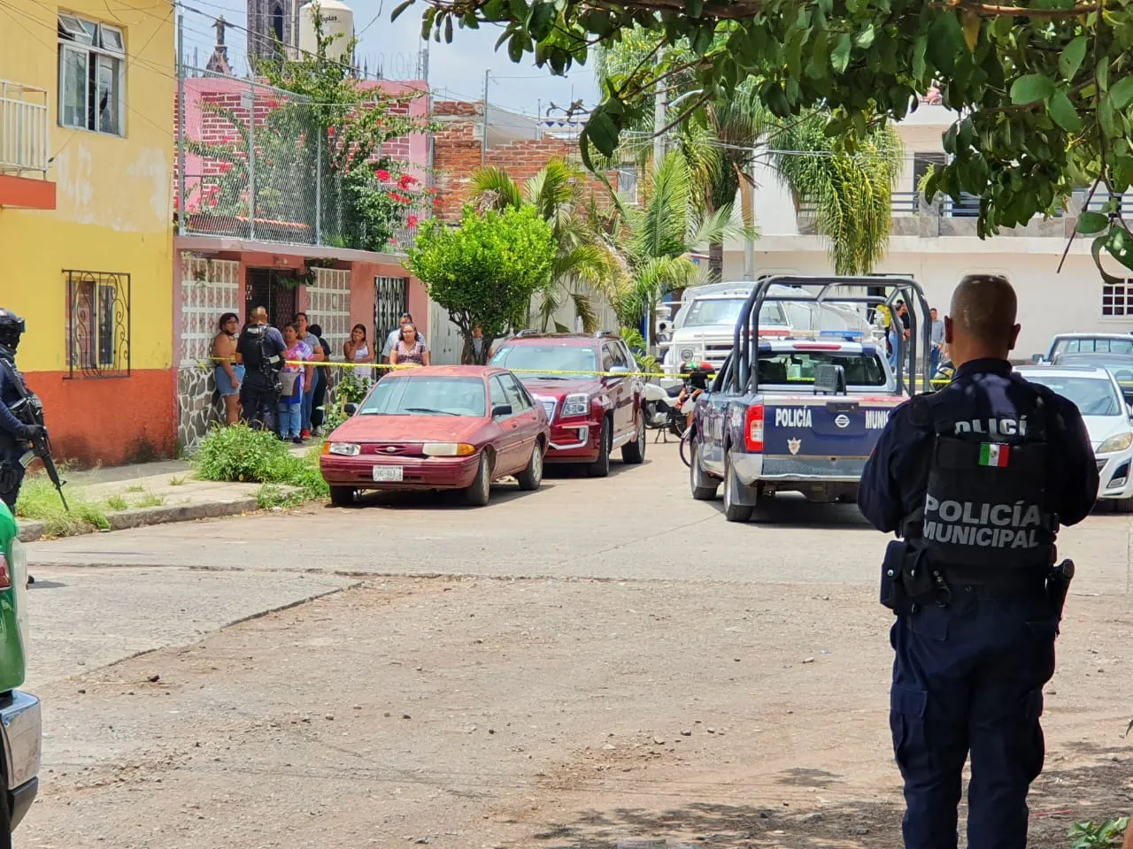 Balacera en Zamora deja un perro muerto y 4 vehículos dañados