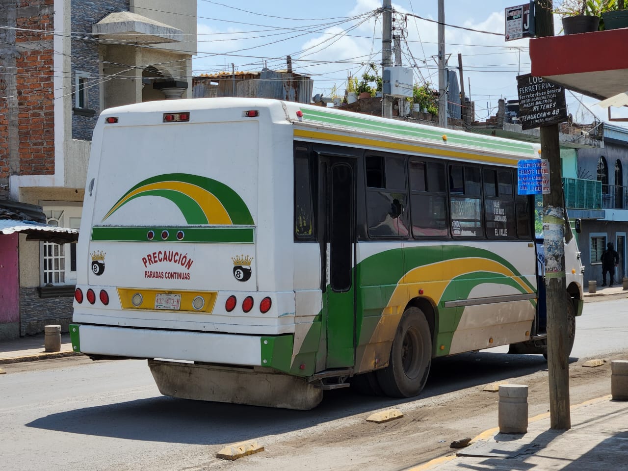 Ejecutan a un sujeto a bordo de camión urbano