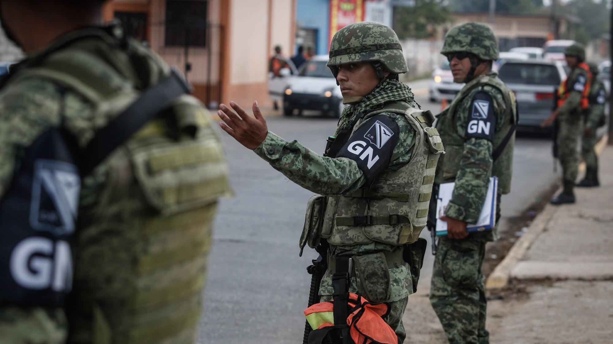 80% de mexicanos a favor de que militares participen más en seguridad: encuesta