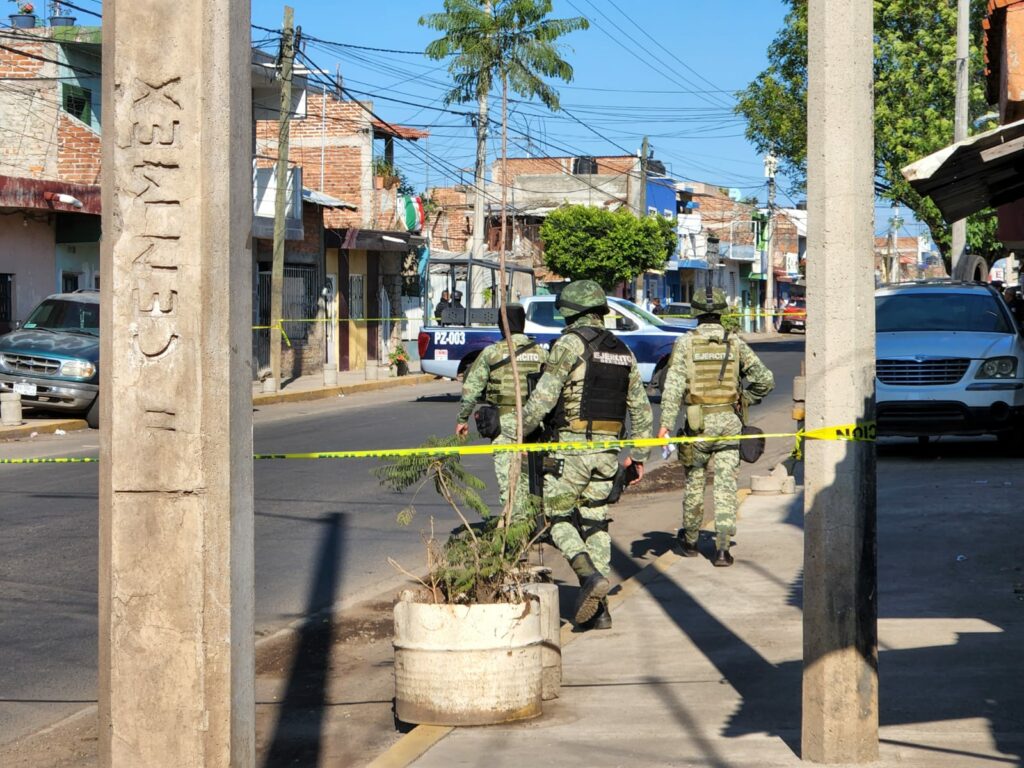 Asesinan a balazos a sujeto en su casa en la avenida Juárez de Zamora3