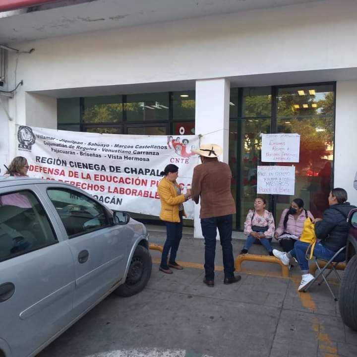CNTE se retira de bancos; mañana liberarán casetas