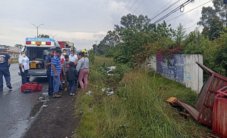 Camioneta vuelca salida Quiroga