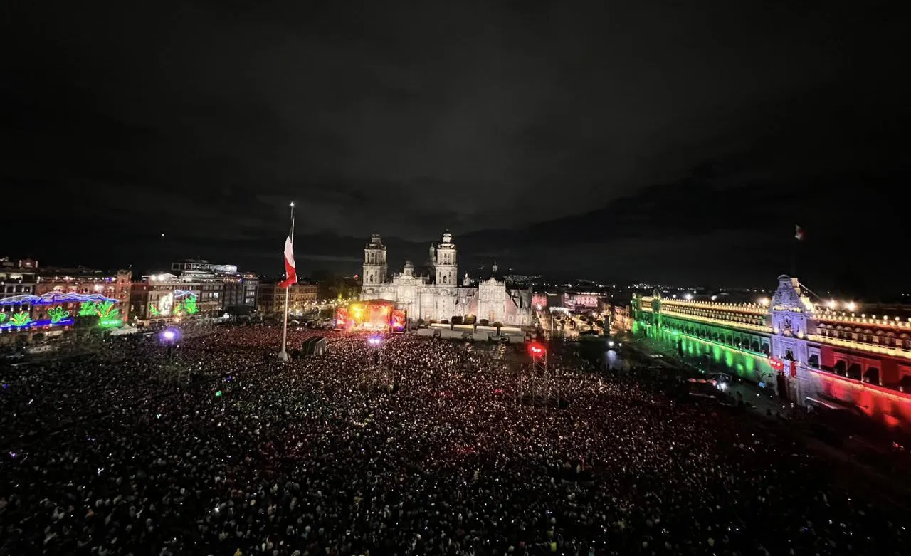 130 mil personas con Los Tigres del Norte en el Zócalo capitalino