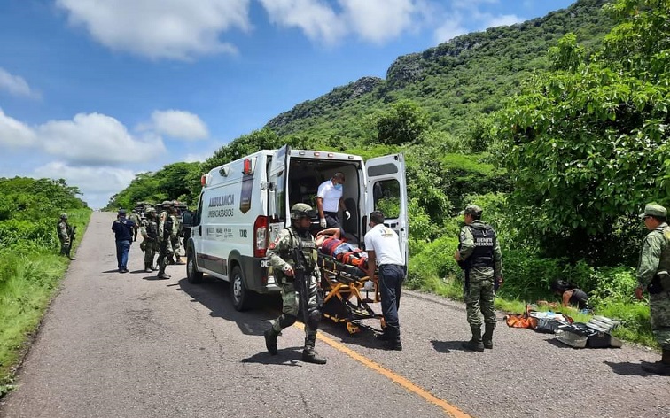 Mueren familia choque carretera