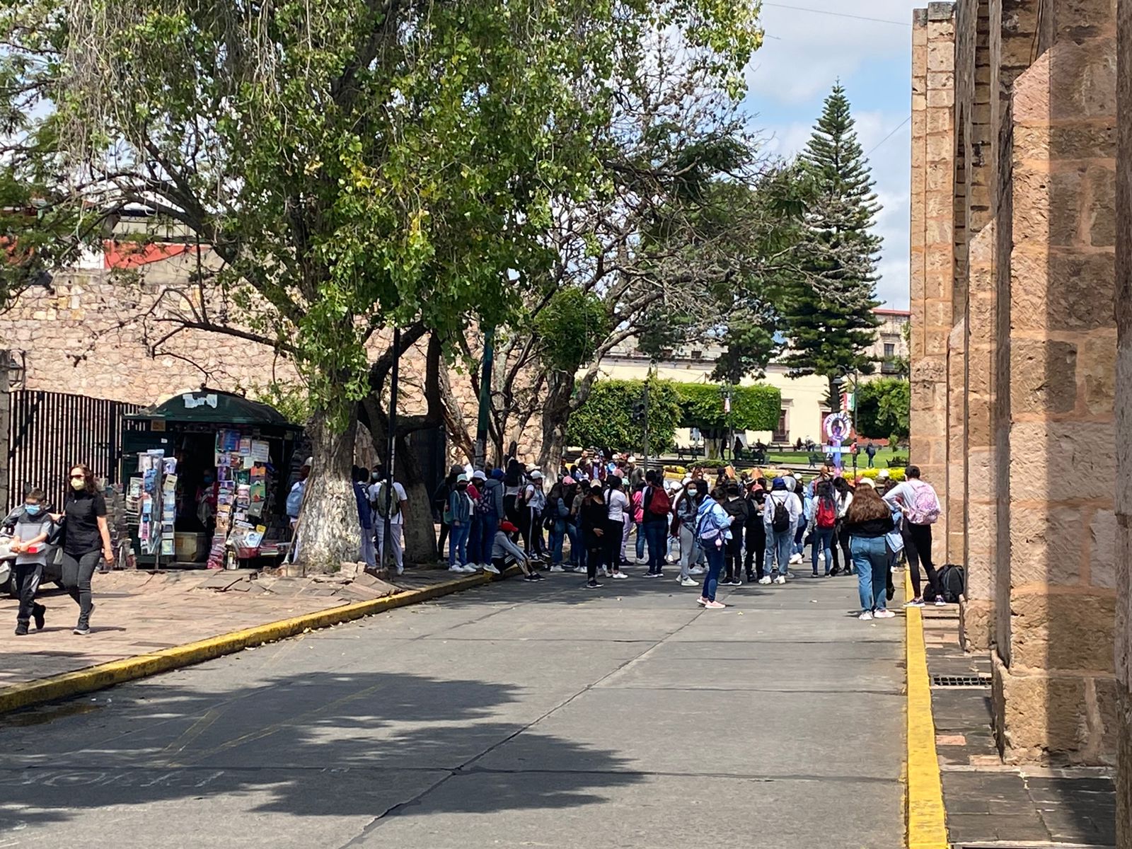 Normalistas bloquean Madero y Acueducto; exigen aumento de becas