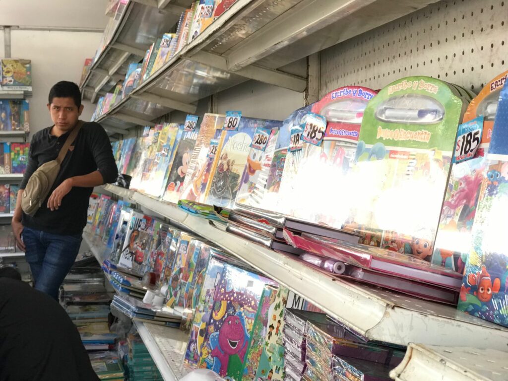 Por vender libros usados Ayuntamiento de Morelia limitan participación de morelianos en FILM 2022