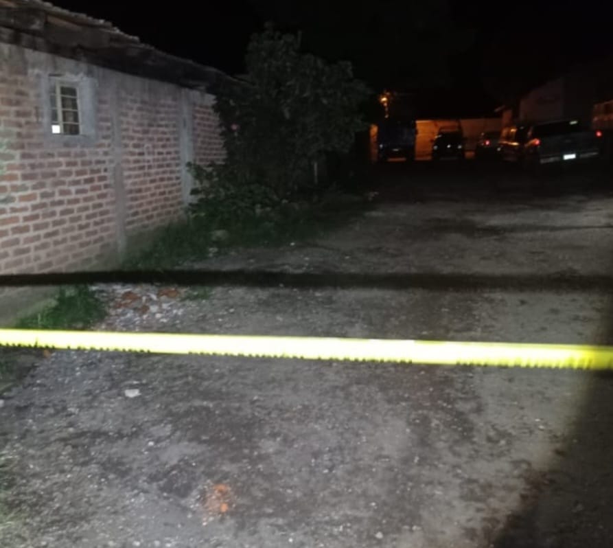 Asesinan a un sujeto afuera de su casa