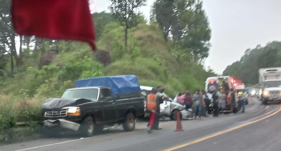 Accidente en la autopista Siglo XXI deja siete lesionados