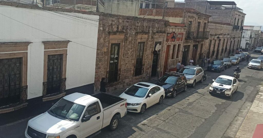 Anuncian libre estacionamiento en Centro Histórico por día de muertos