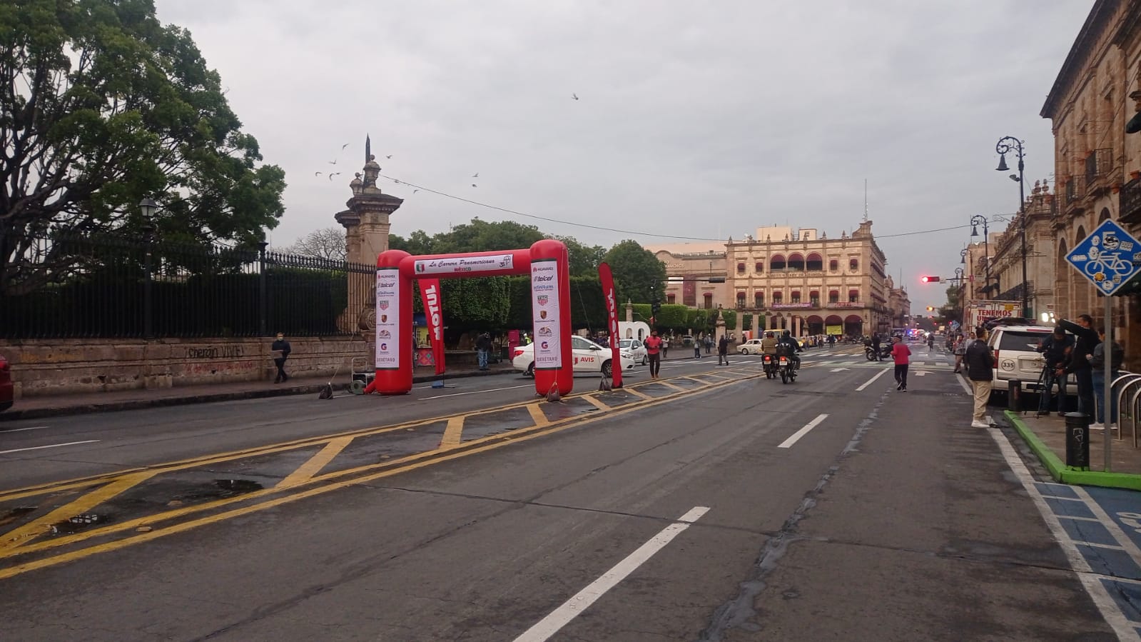 Bloqueado Centro de Morelia por la carera Panamericana y maestros