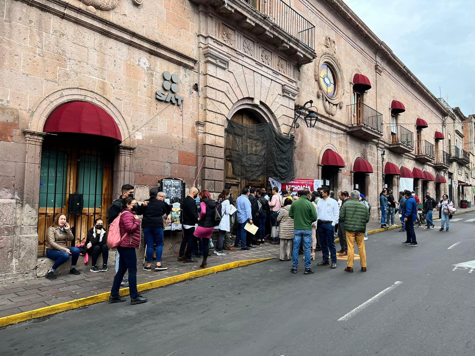 Bloqueado Centro de Morelia por la carera Panamericana y maestros